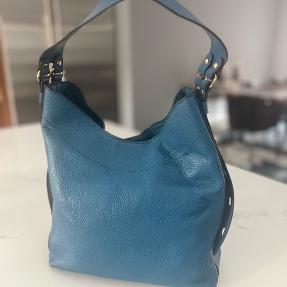 Michael Kors Blue Slouchy Shoulder Bag with Gold Hardware - Picture 2 of 6